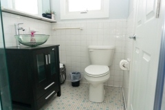 Room-2-Bathroom-1-800x600-1